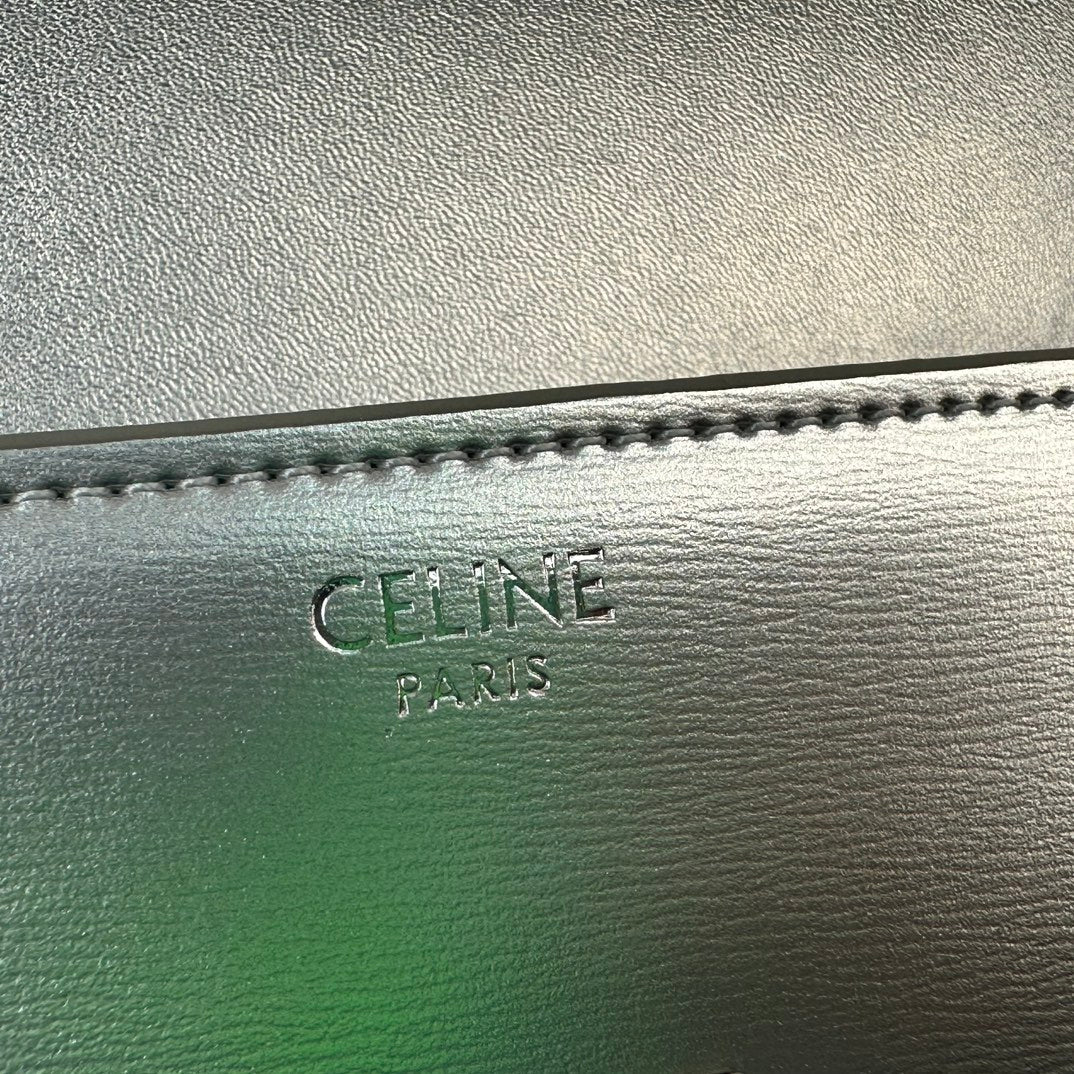 1XE271BDE Stylish leather bag 