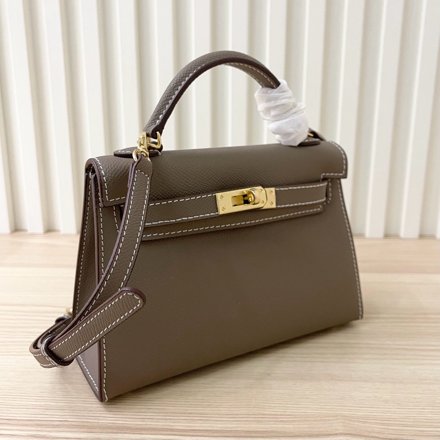 2WH26BDE Stylish leather bag