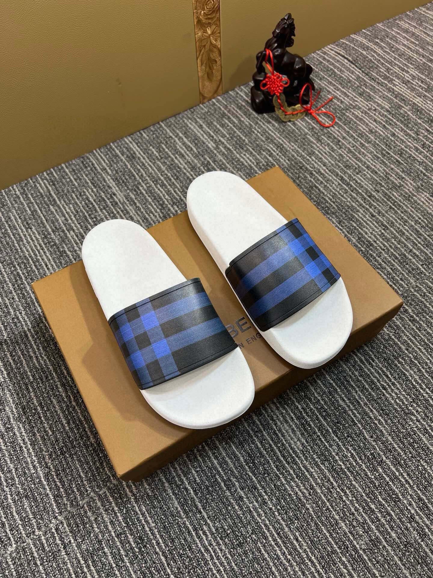 535ZR262ZDE Stylish Slippers