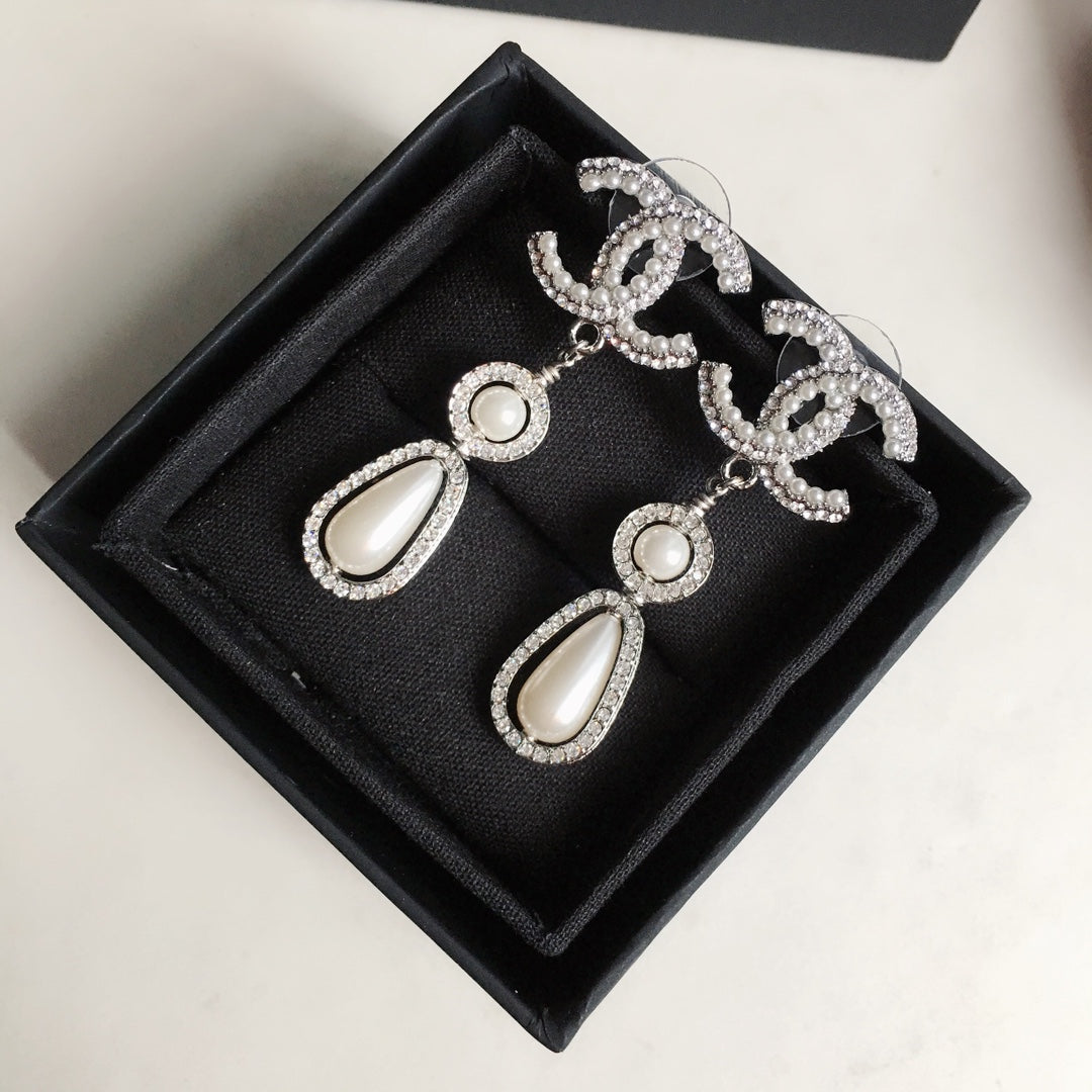 1YC109EDE Stylish Earrings