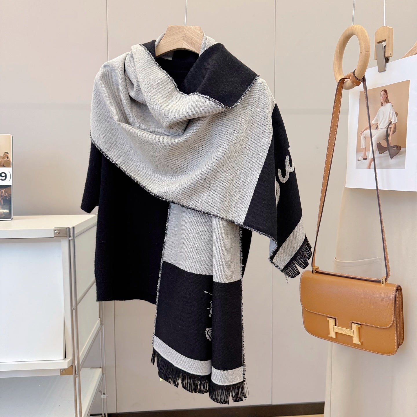 175RR44WDE Stylish Winter Scarves