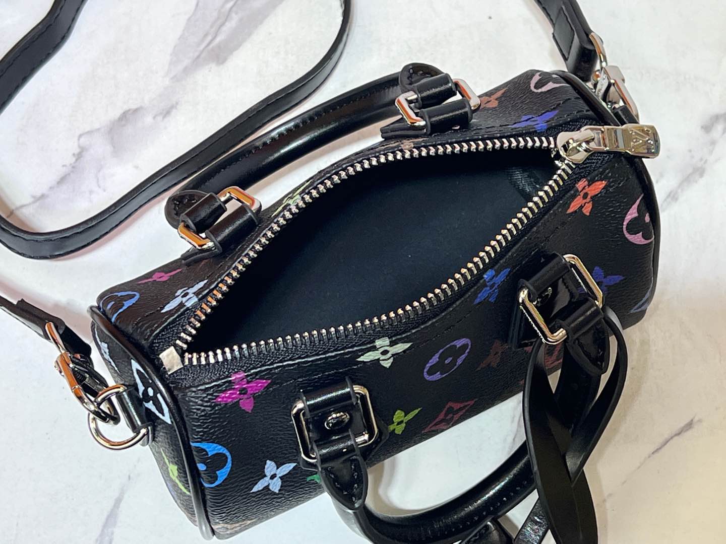 1WE99BDE Stylish leather bag