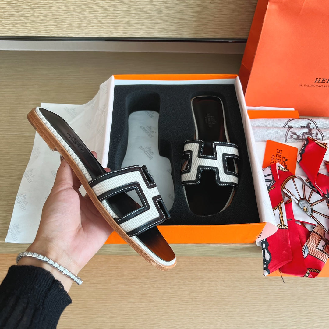 1ZH240ZDE Stylish Slippers