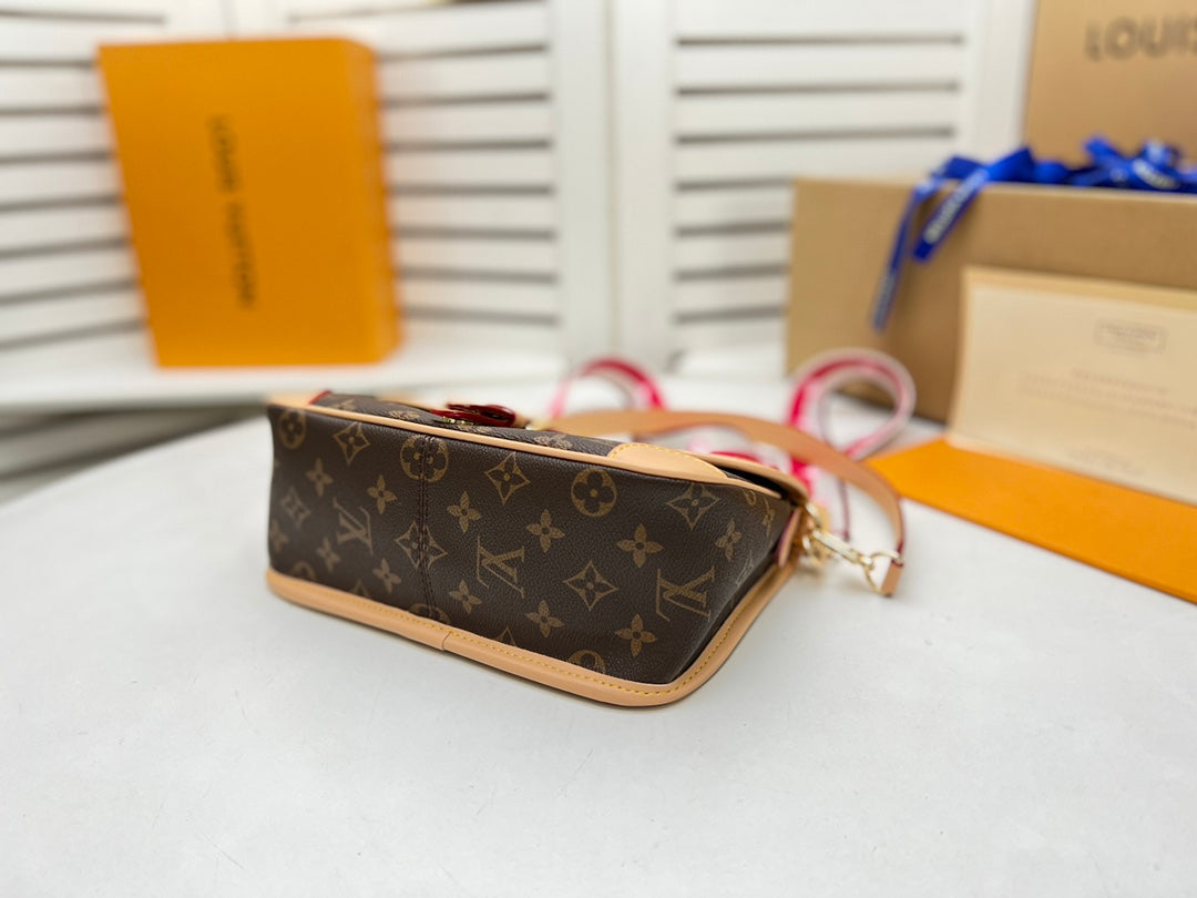 2XE028BDE Stylish leather bag 