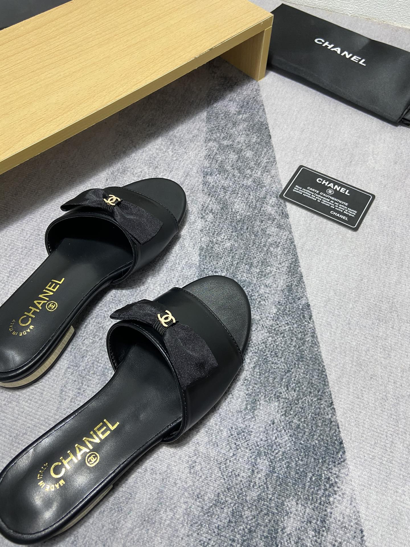 14C187ZDE Stylish Slippers