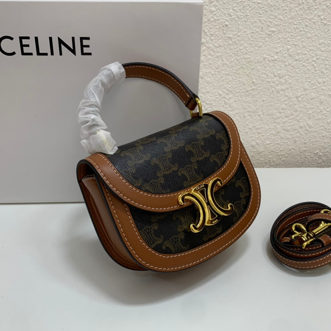 1XCL40BDE Stylish leather bag 