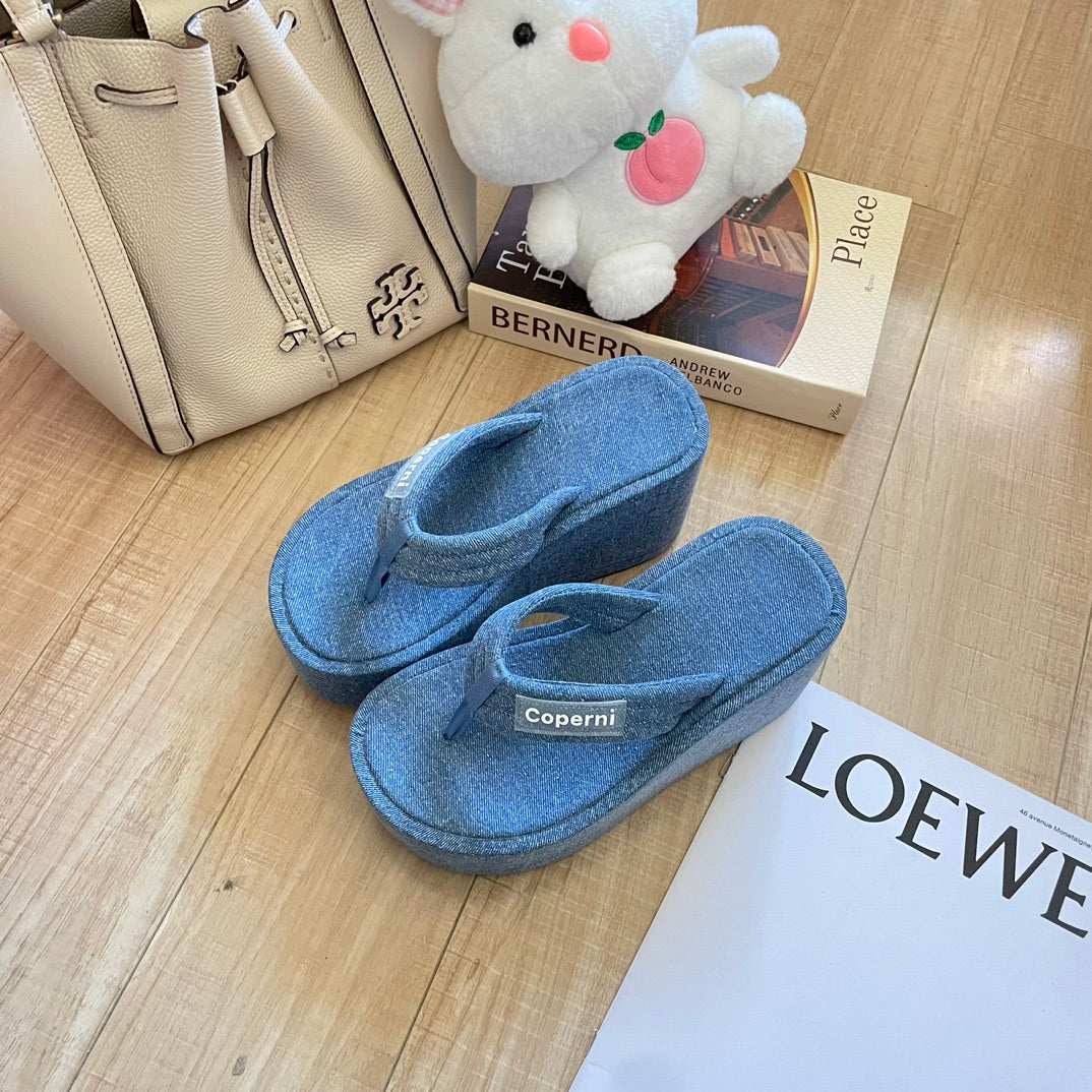 14A92ZDE Stylish Slippers