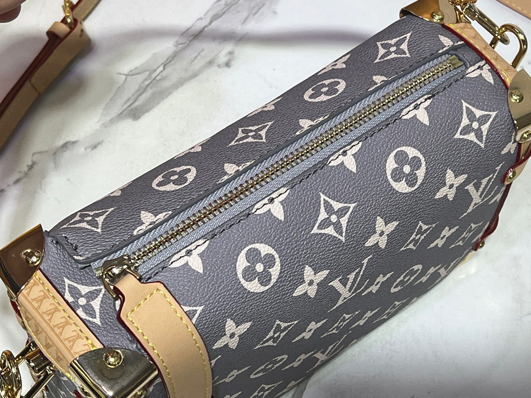 155NE19BDE Stylish leather bag