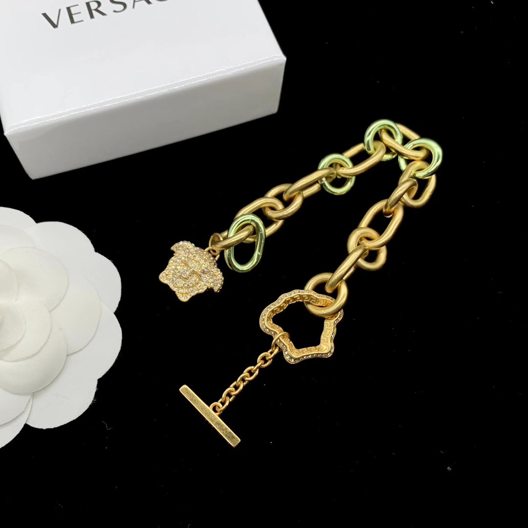 175RV71XDE Stylish Necklace .  Bracelets.Earrings .