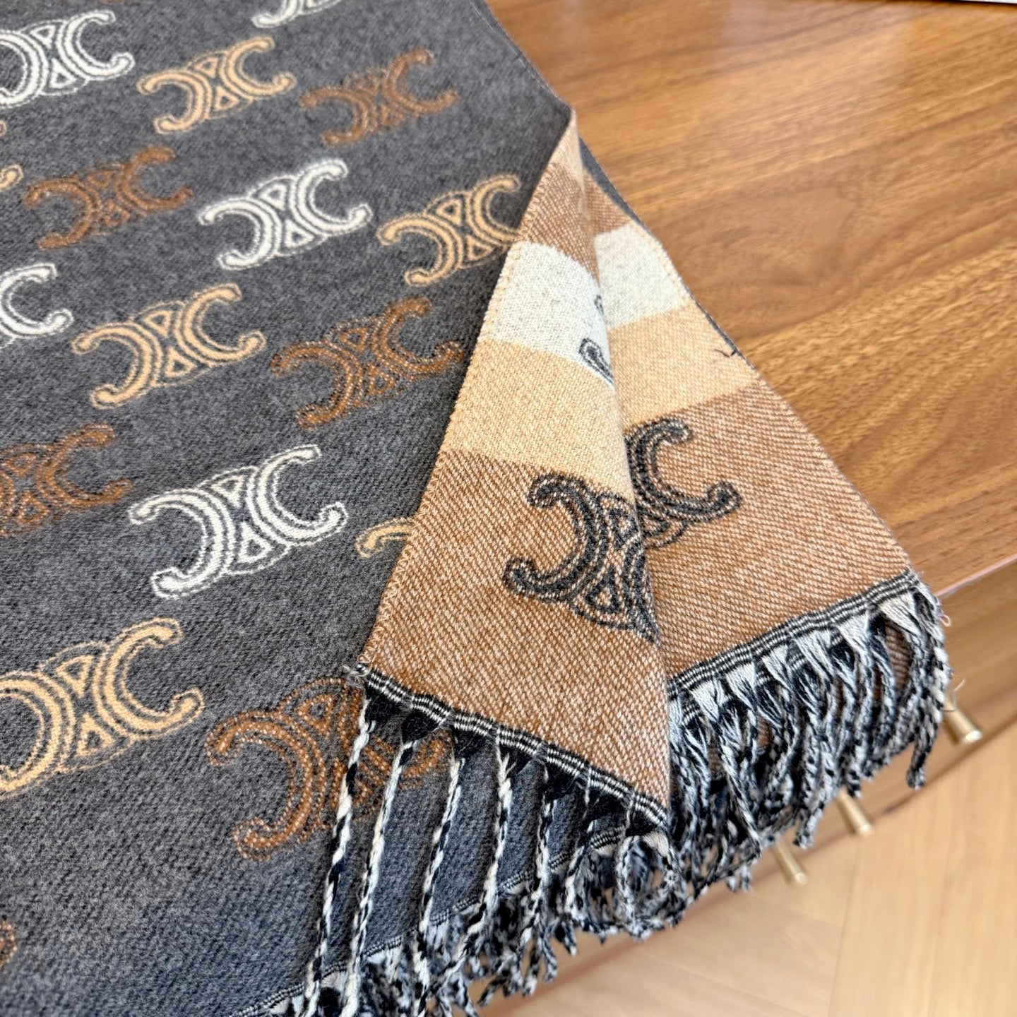 185ZN17WDE Stylish Winter Scarves