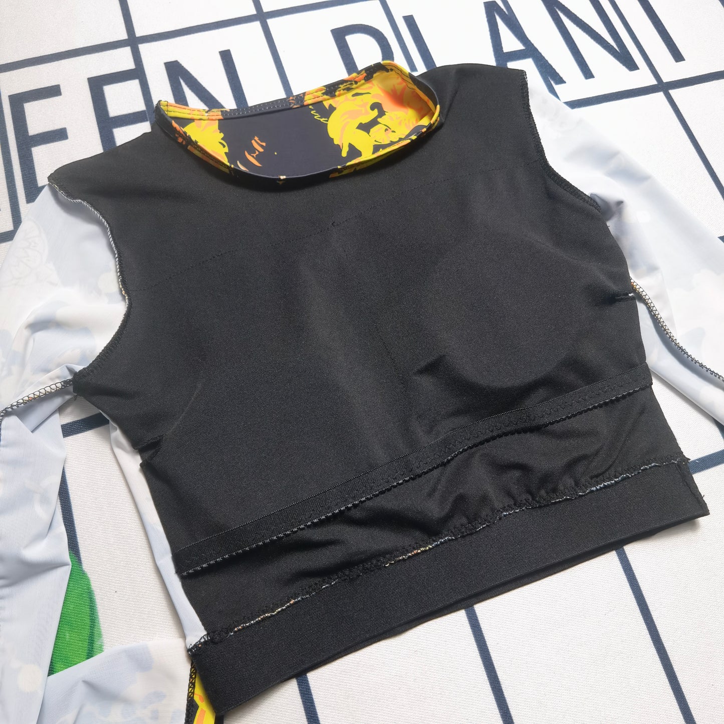 14A153YDE Stylish Long sleeve swimsuit