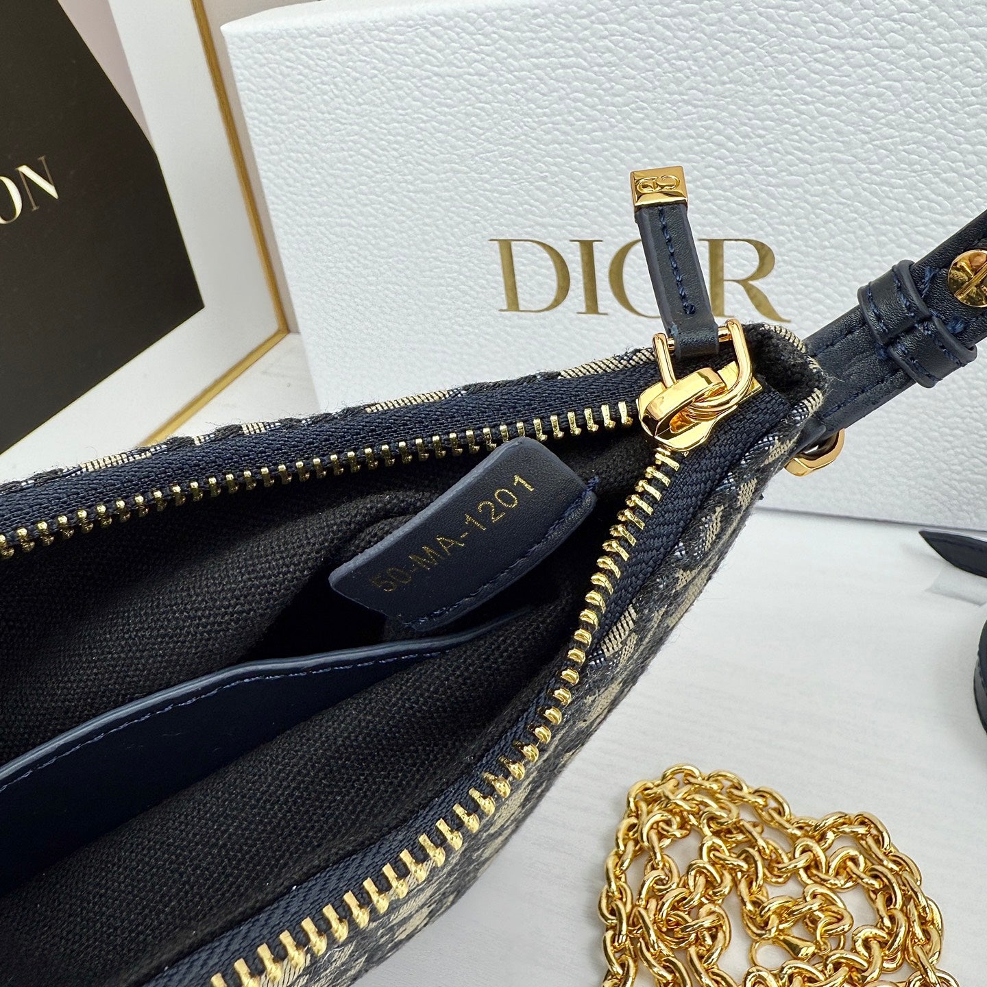 15RD67BDE Stylish bag