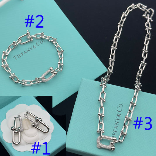 8XT31XDE Stylish  Earring Bracelets Necklaces