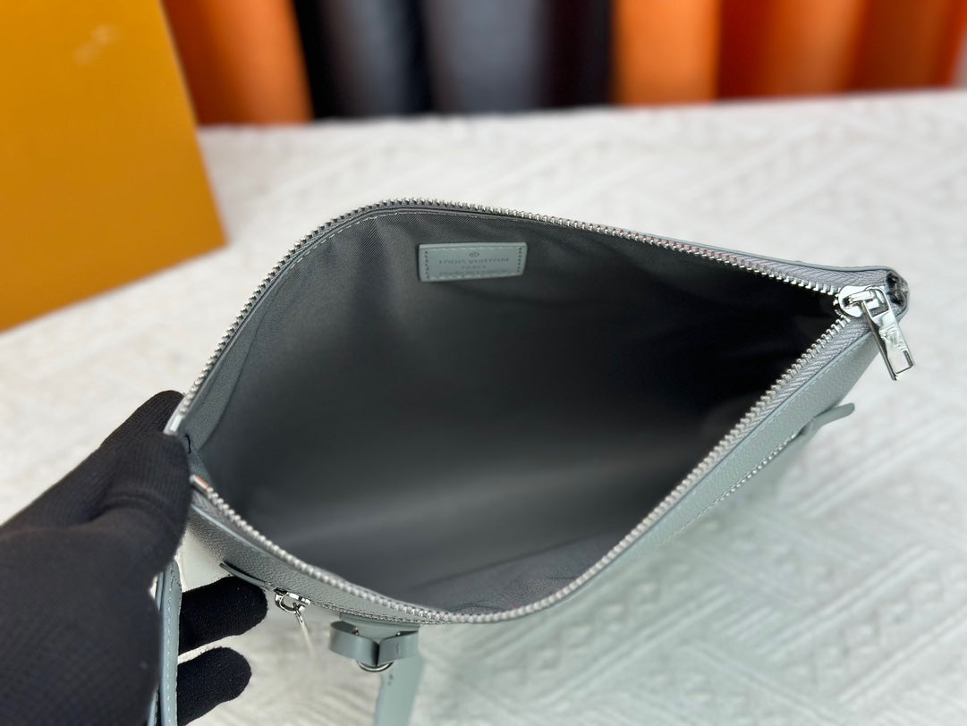 1XE399BDE Stylish leather bag
