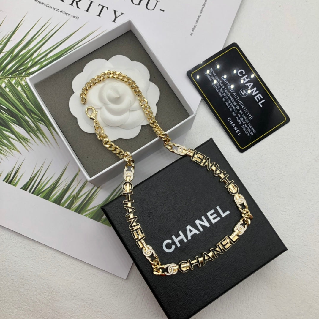 14C907XDE Stylish Necklaces