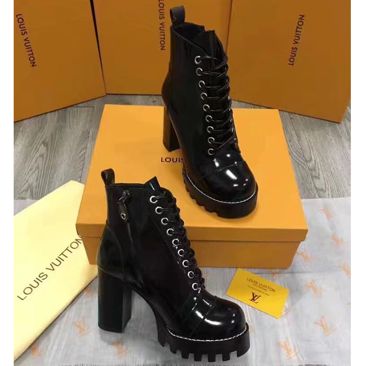 2E6ZDE Stylish Boots
