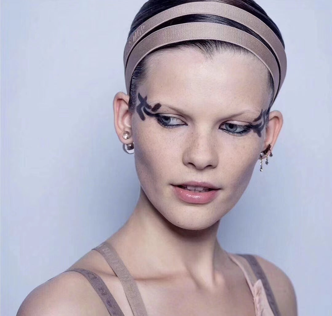 1YD424EDE Stylish Earrings