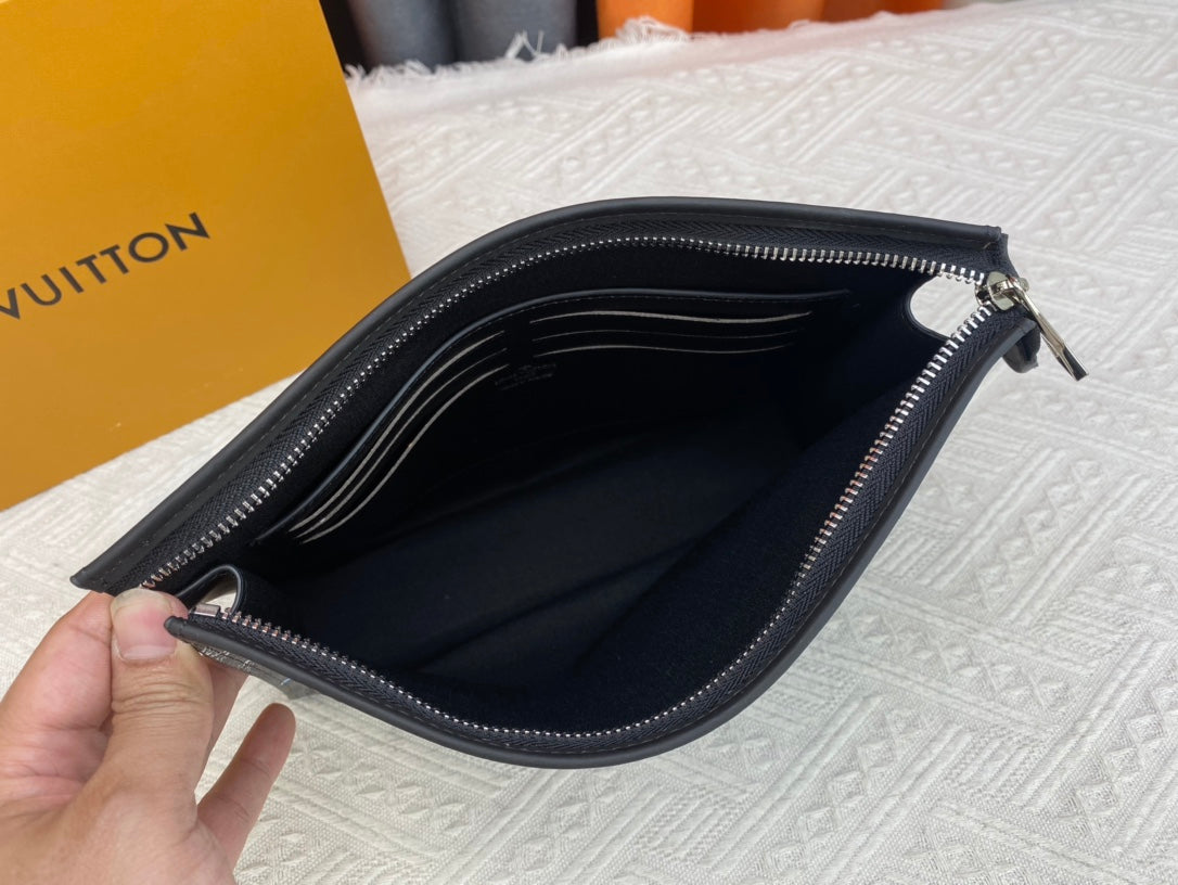 1XE386BDE Stylish leather bag