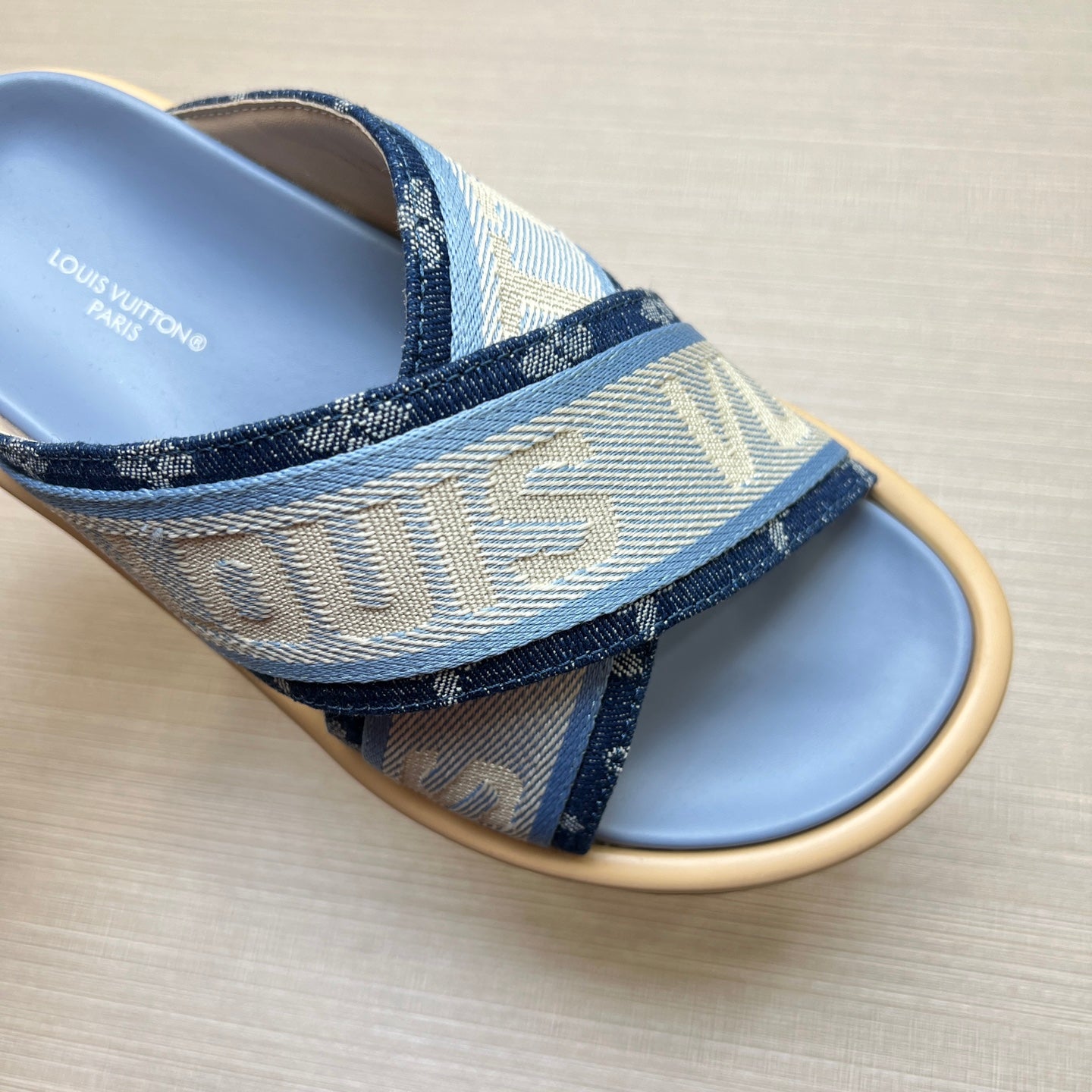 535ZE272ZDE Stylish Slippers