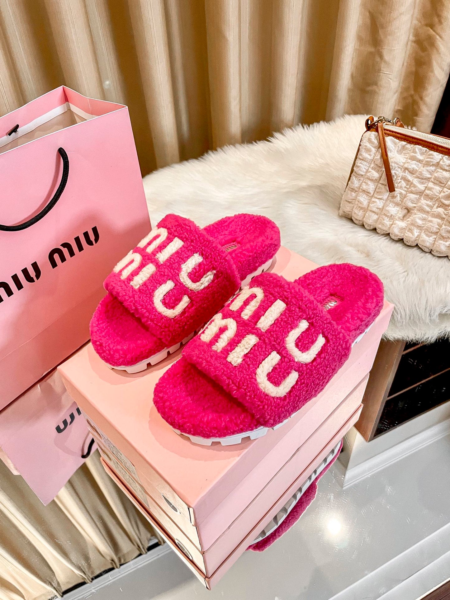1JA25ZDE Stylish Slippers