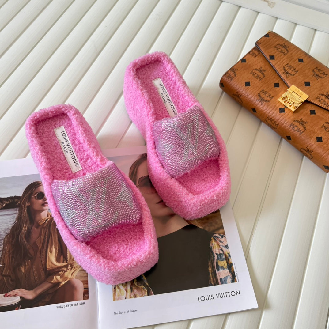 14E91ZDE Stylish Slippers