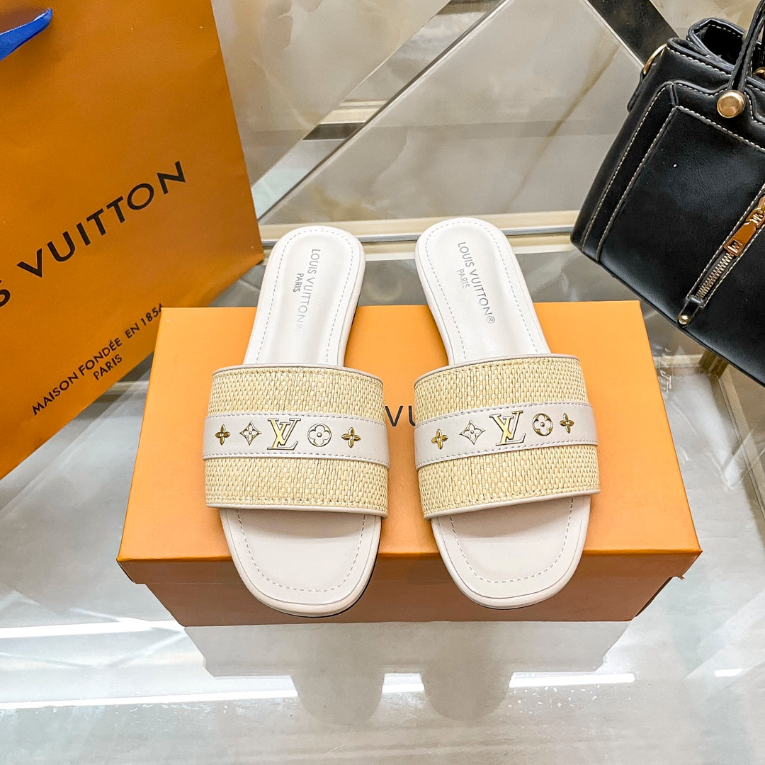 14E96ZDE Stylish Slippers