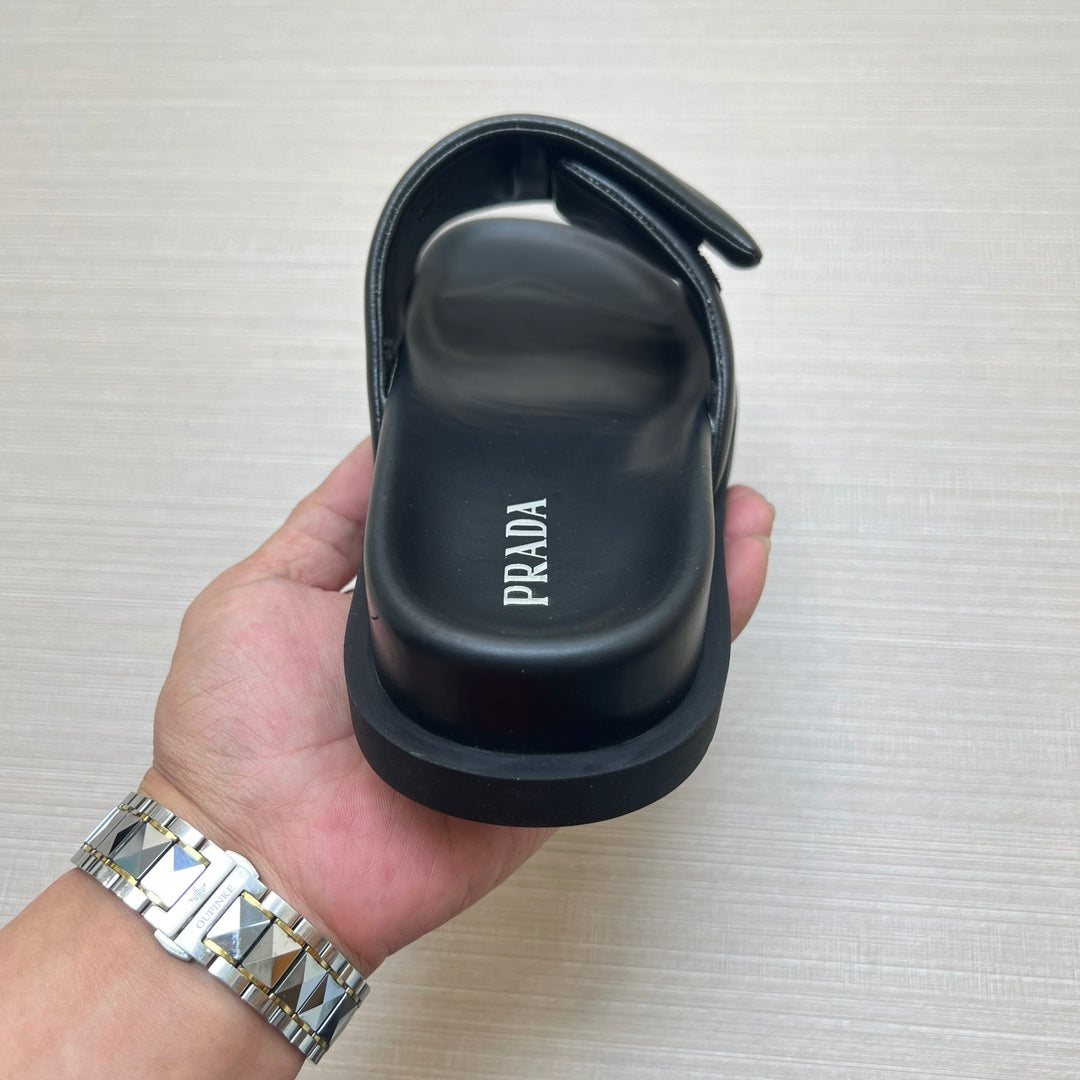54PD5ZDE Stylish slippers