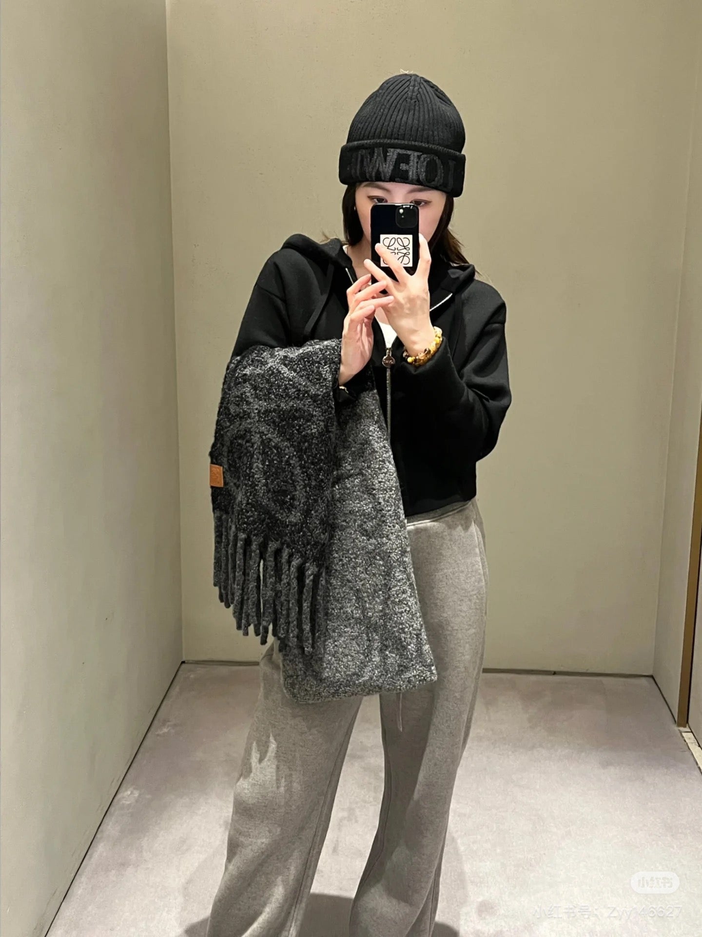 185ZA31WDE Stylish Winter Scarves