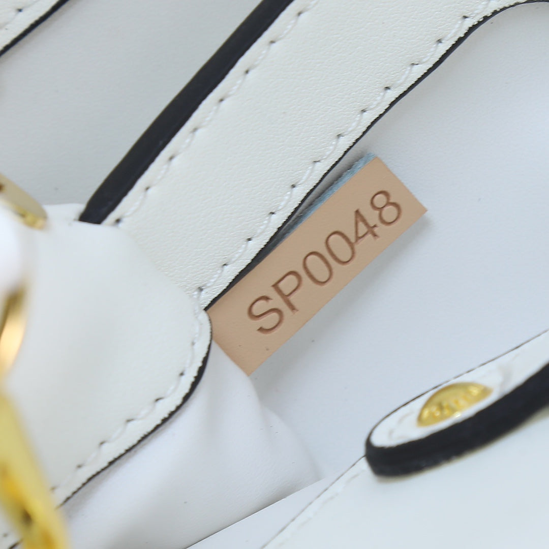 1XE182BDE Stylish leather bag 