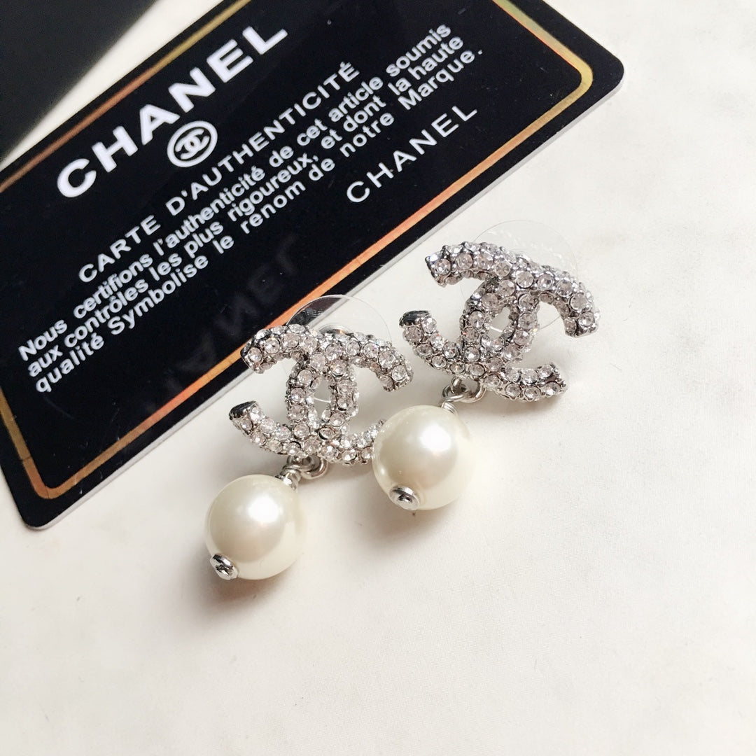 14C43EDE Stylish Earrings