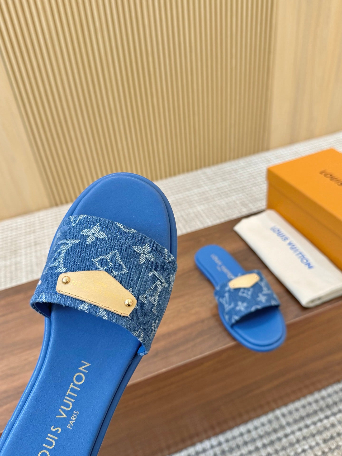 245RE3ZDE Stylish leather shoes 