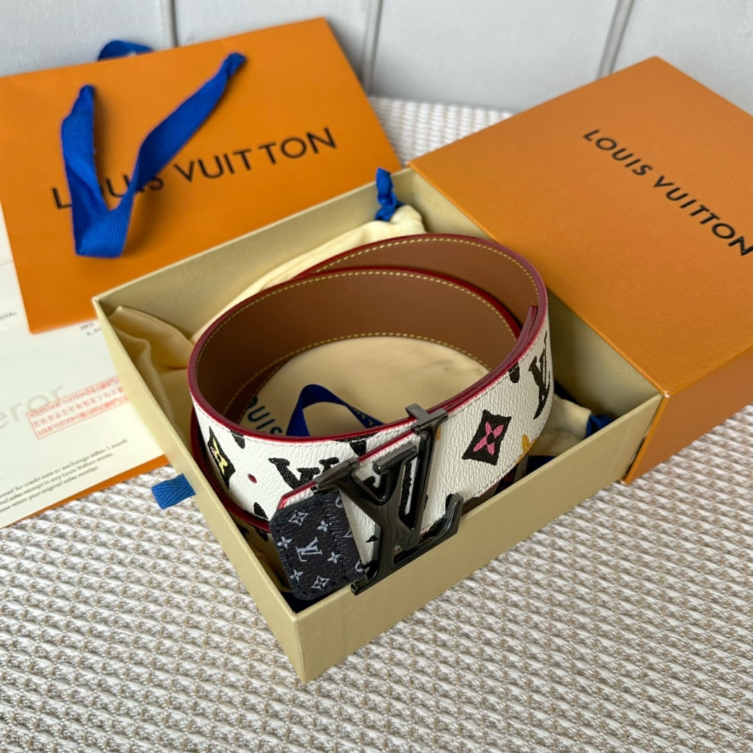 14E47PDE Stylish  High quality belt With full package