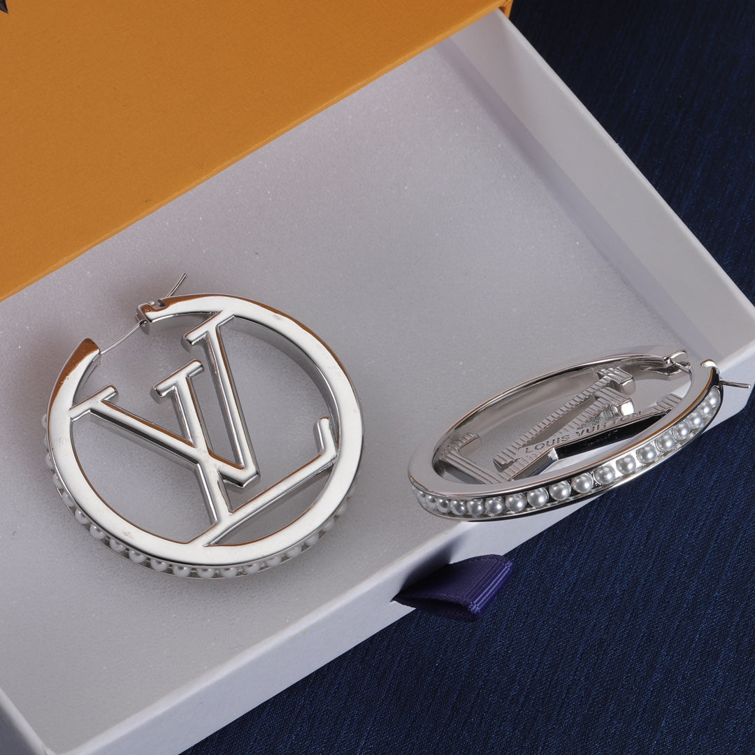 14E238EDE Stylish Earrings