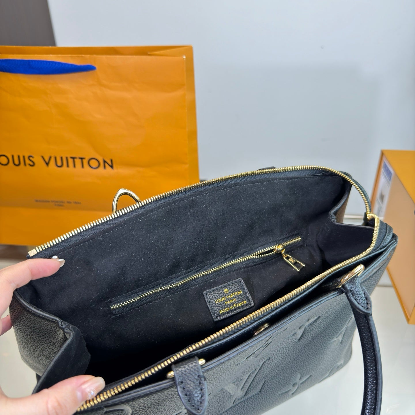 6EX15BDE Stylish leather bag