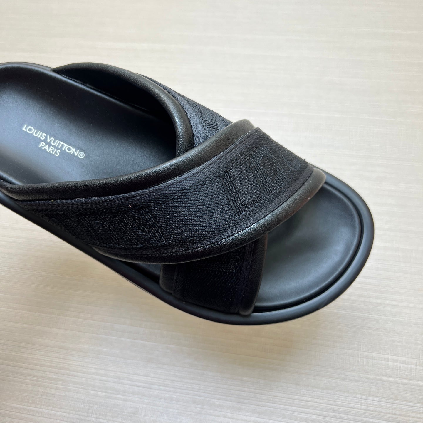 535ZE271ZDE Stylish Slippers