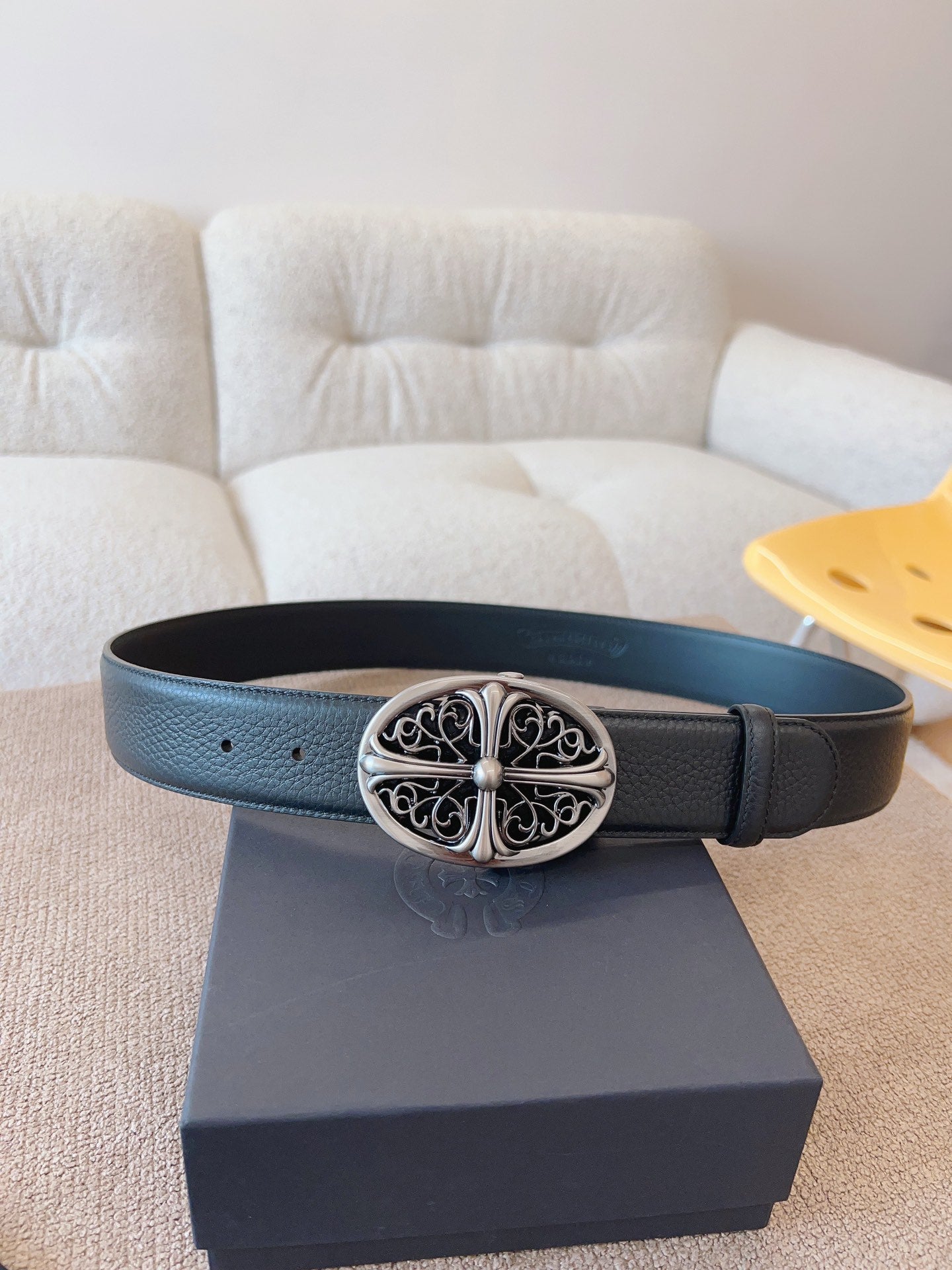 255RA14PDE Stylish  High quality belt With full package