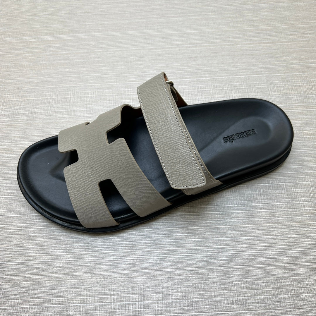 54H1ZDE Stylish slippers