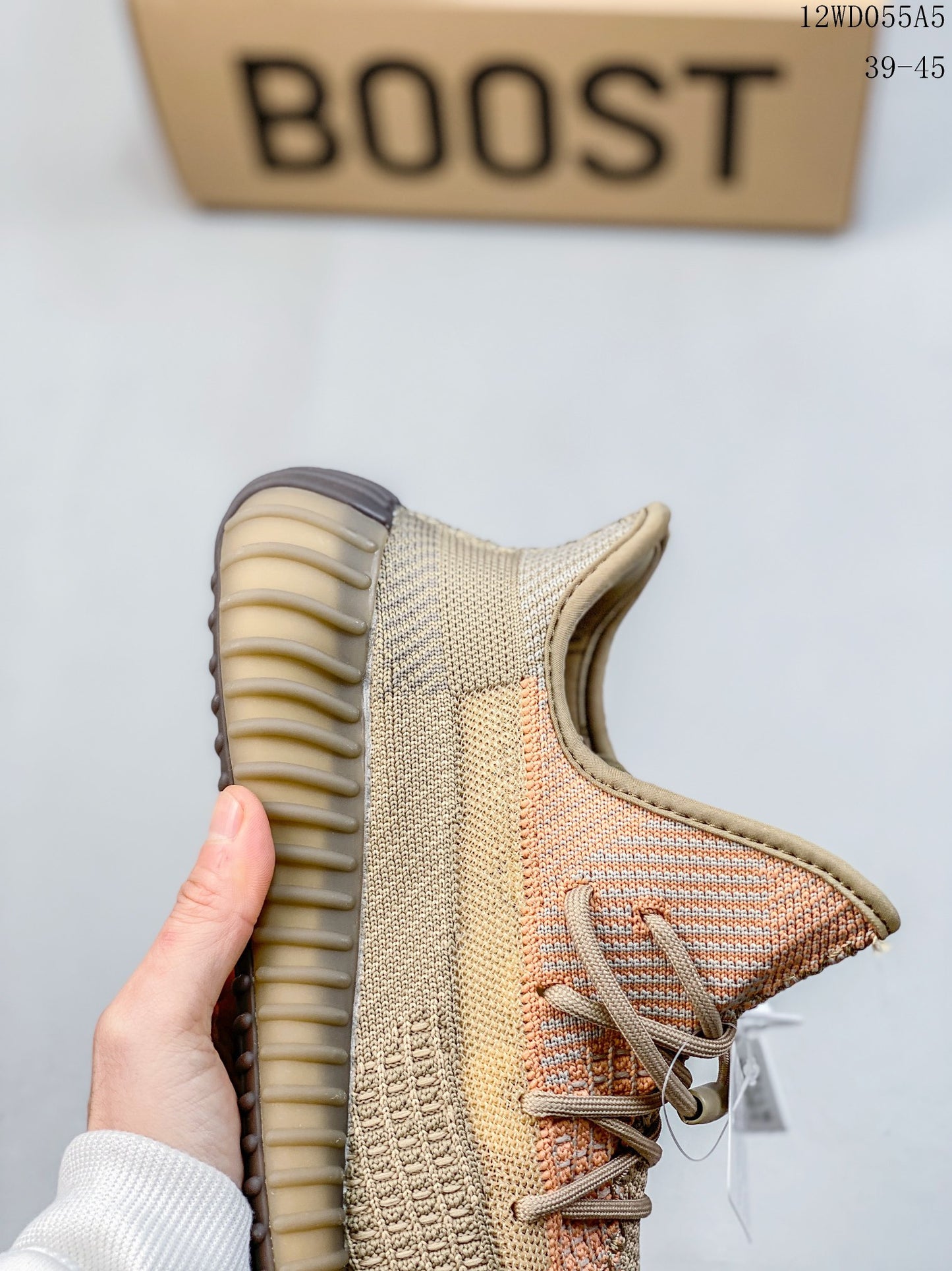 YA01ZDE Stylish Sneakers