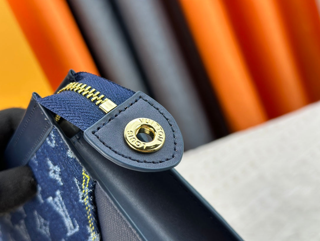 1XE397BDE Stylish leather bag