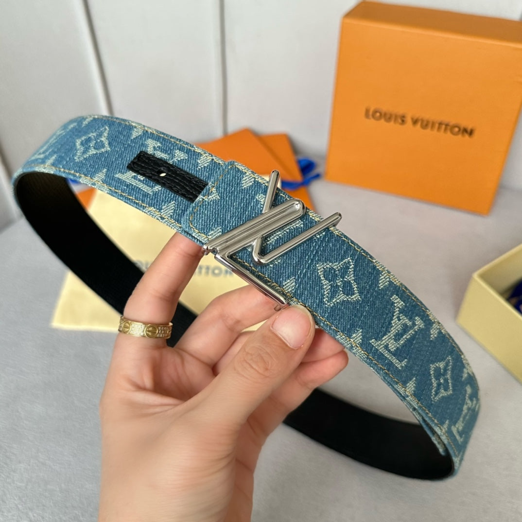 14E4PDE Stylish  High quality belt With full package