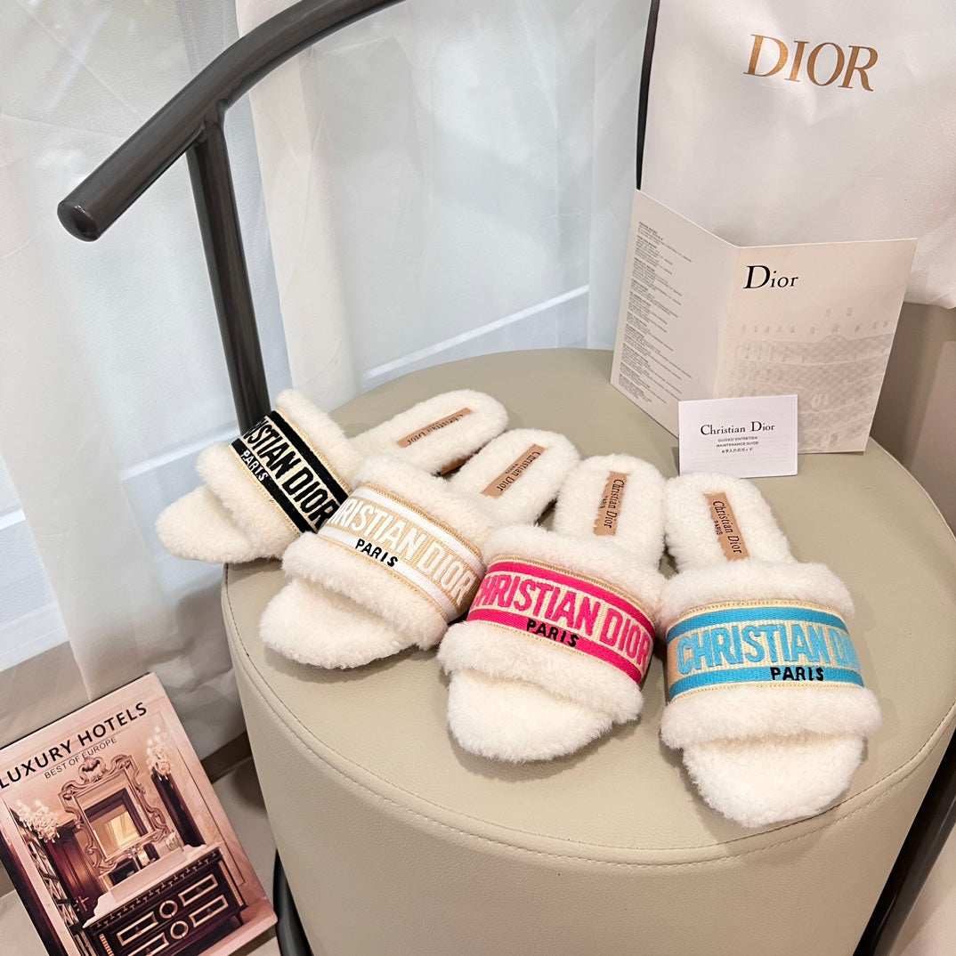 1JD4ZDE Stylish Slippers