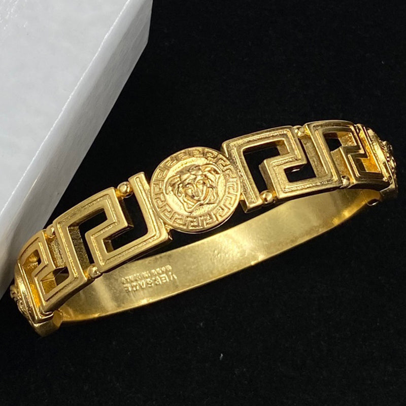 1V197KDE Stylish Bracelets