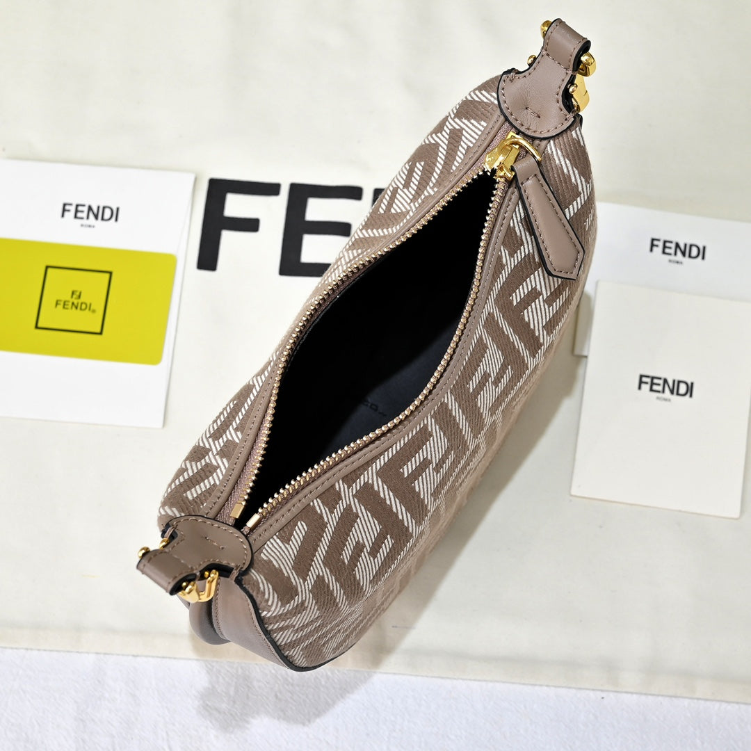 15RF8BDE Stylish leather bag