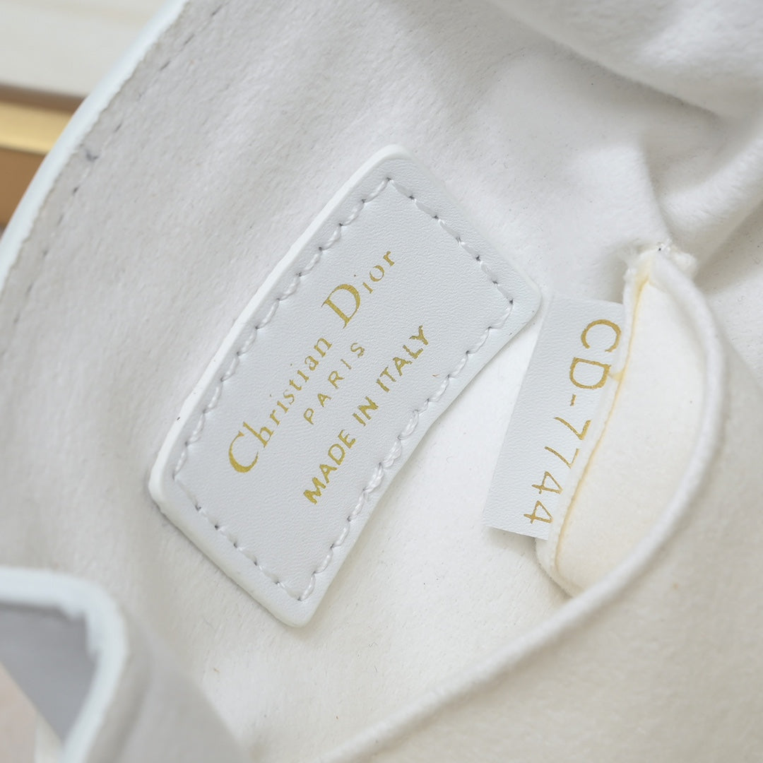 2XD370BDE Stylish leather bag 