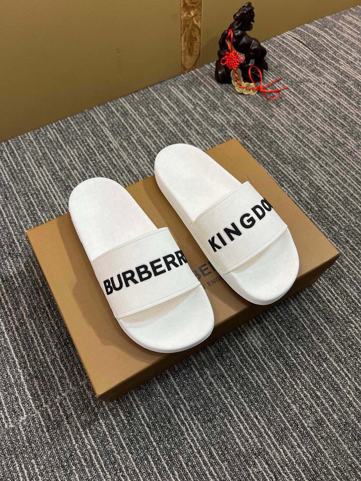 535ZR256ZDE Stylish Slippers