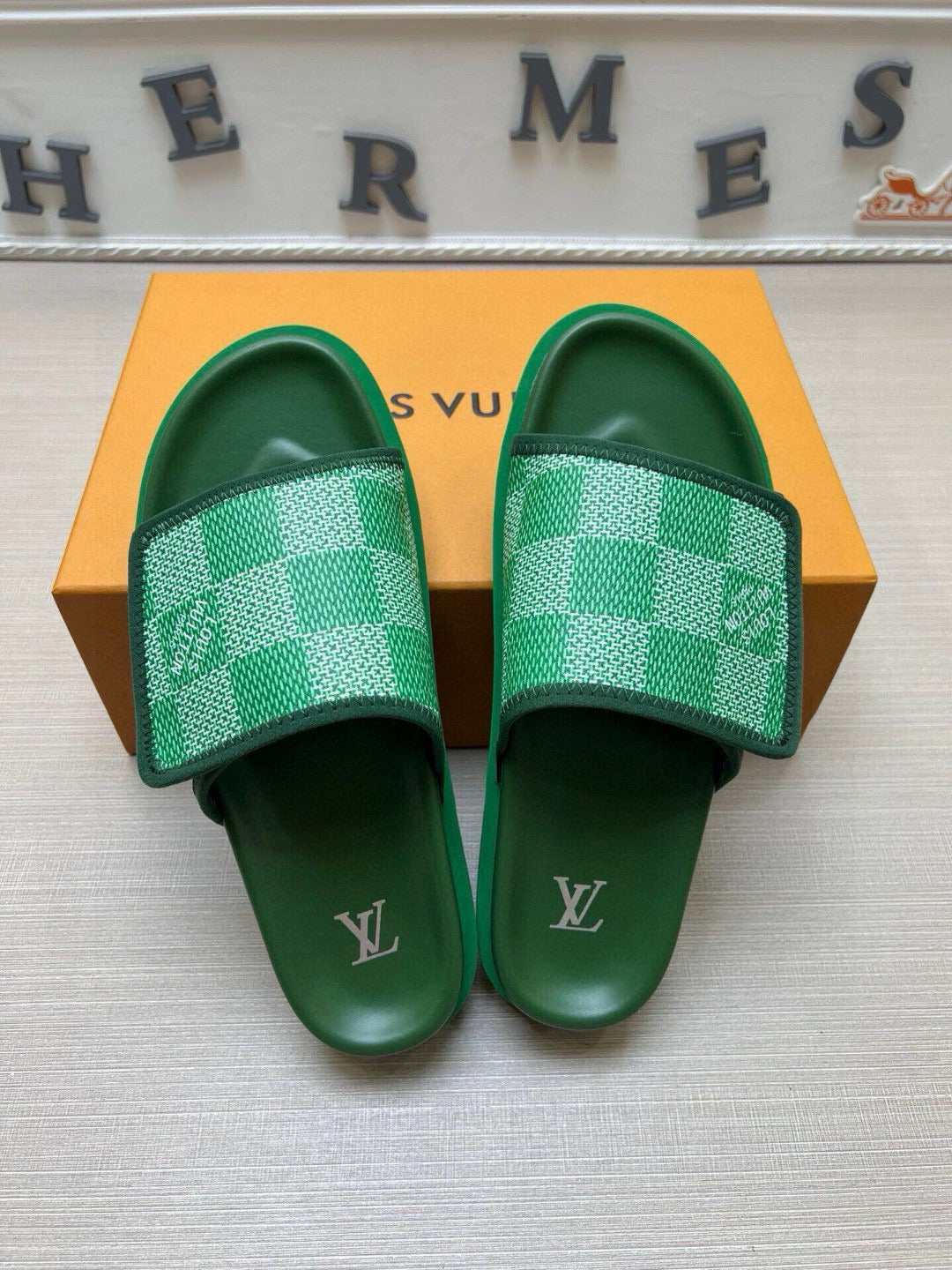 5QE3ZDE Stylish Slippers