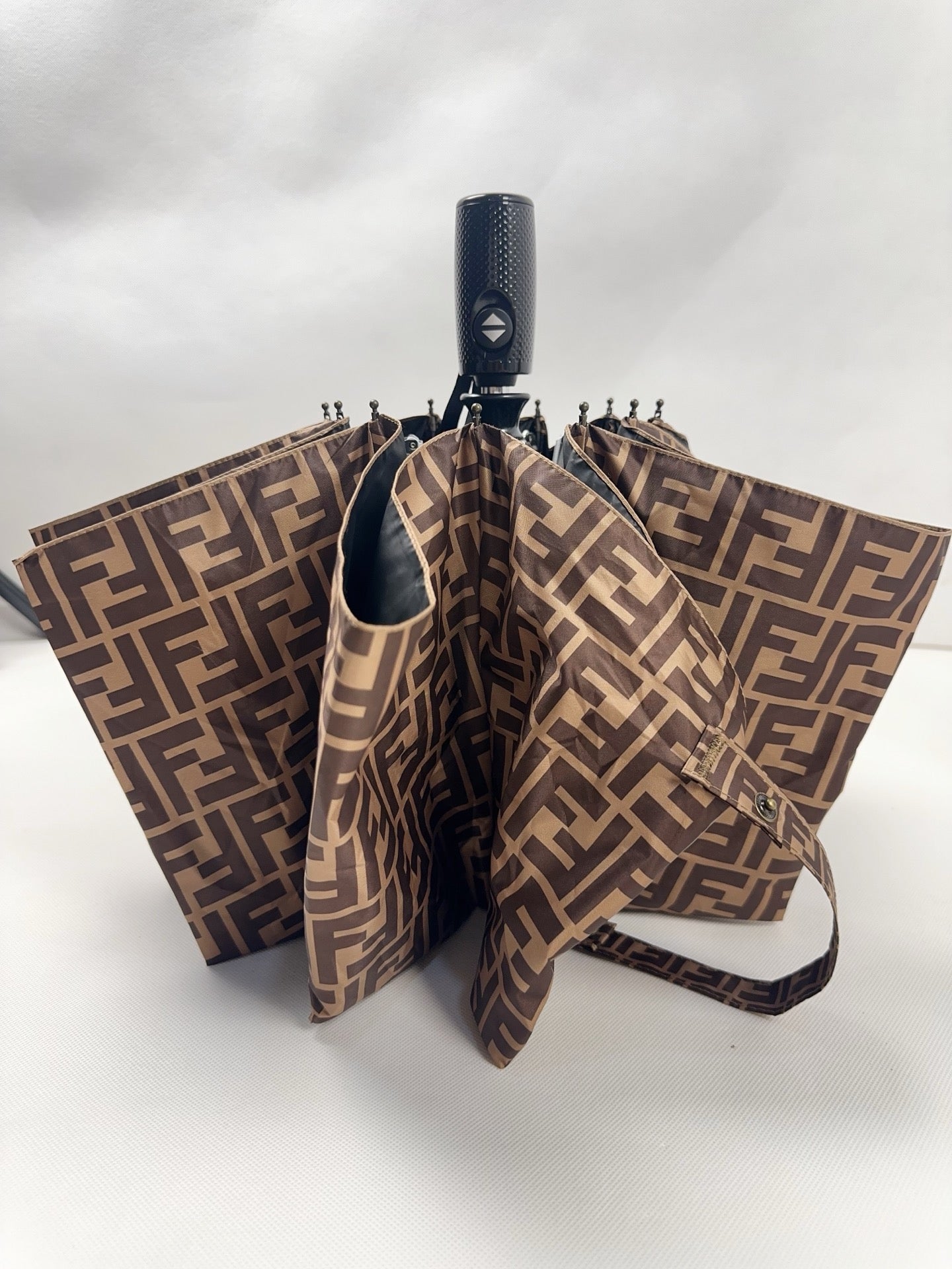 15RF99SDE Stylish UV resistant umbrella