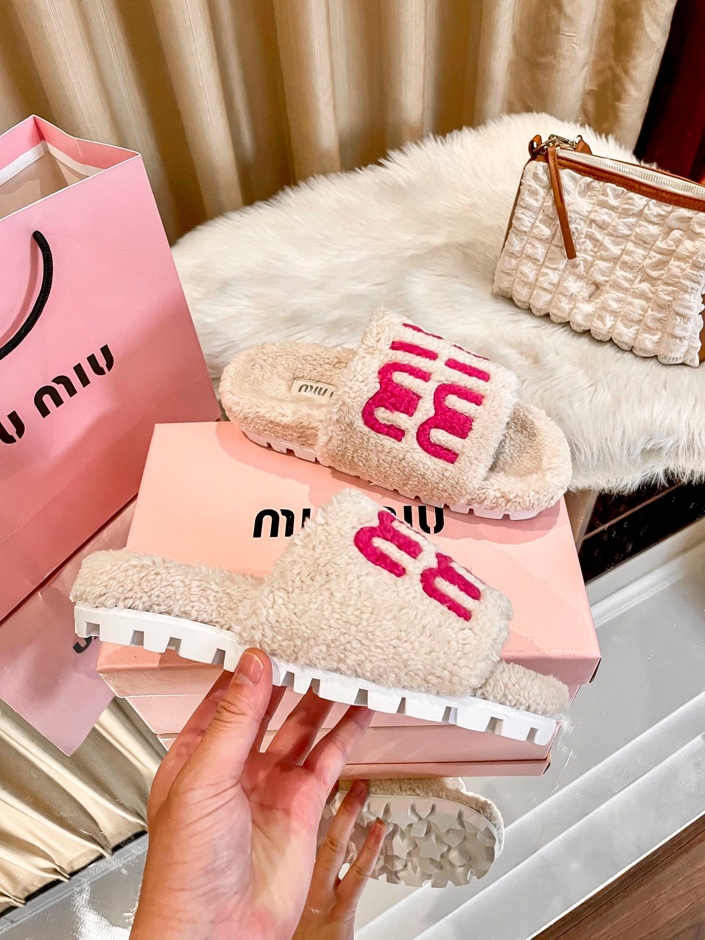 1JA25ZDE Stylish Slippers