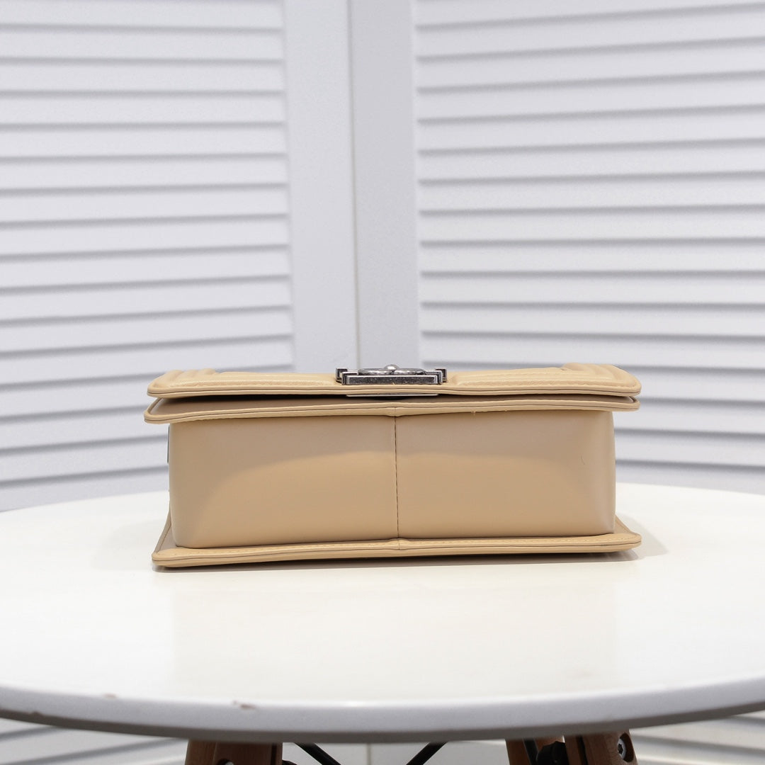 1XC413BDE Stylish leather bag