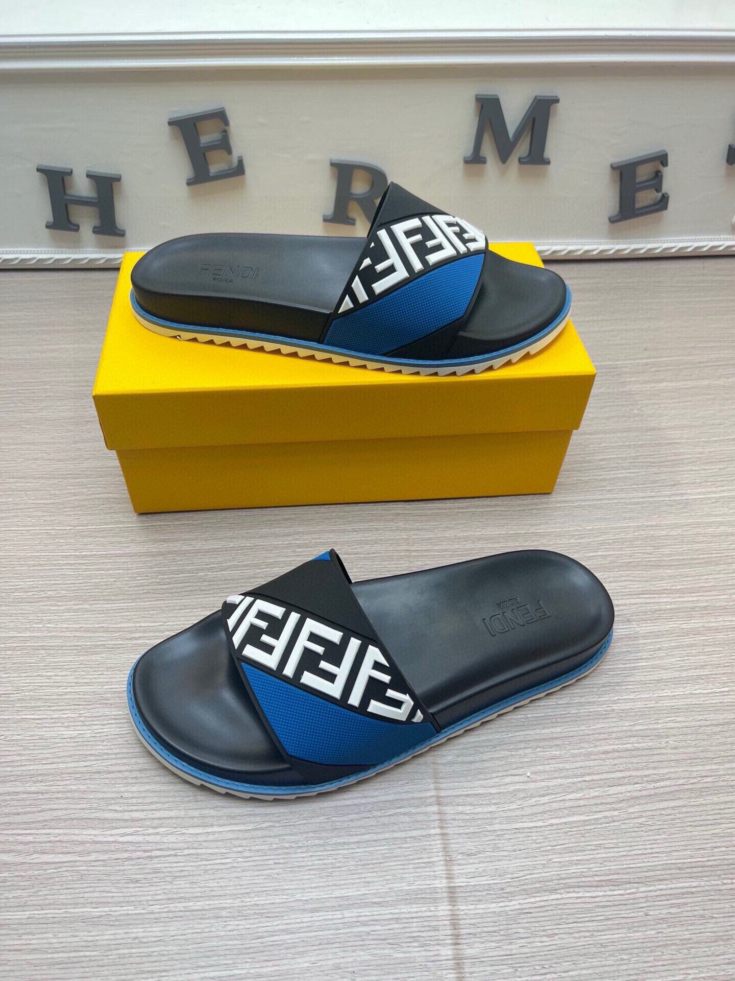 535ZF283ZDE Stylish Slippers